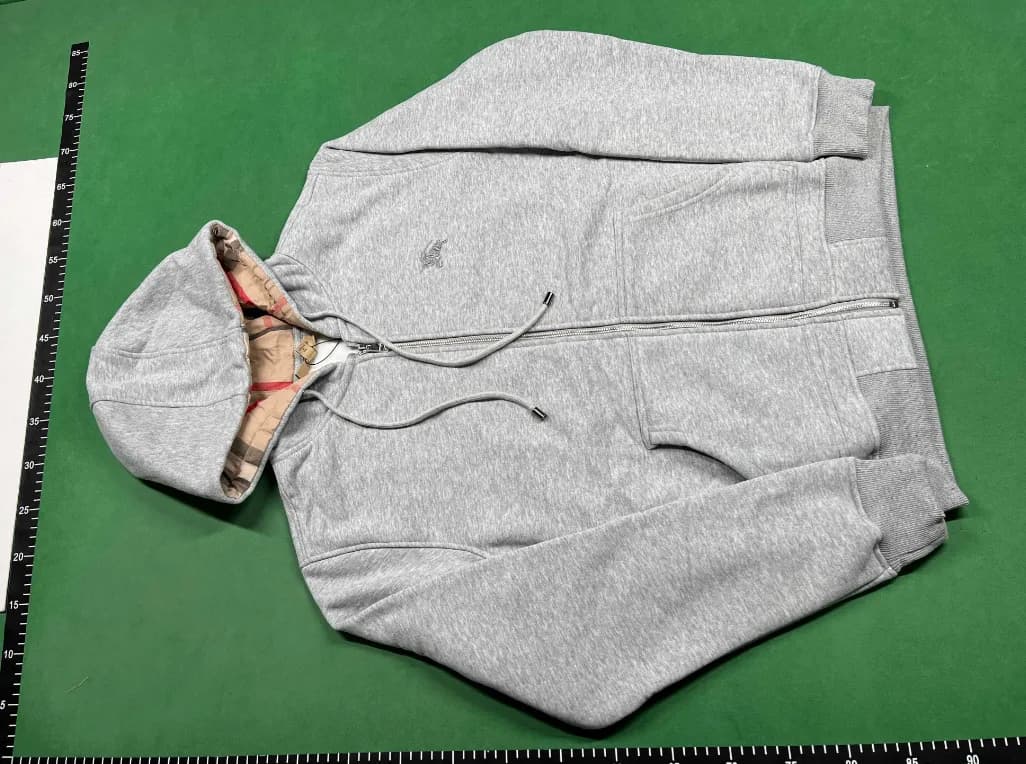 BURBERRY ZIP UP 2 COLOURWAYS from Taobao