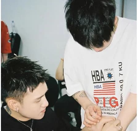 Hoodbyair shirt — T-Shirts from Taobao