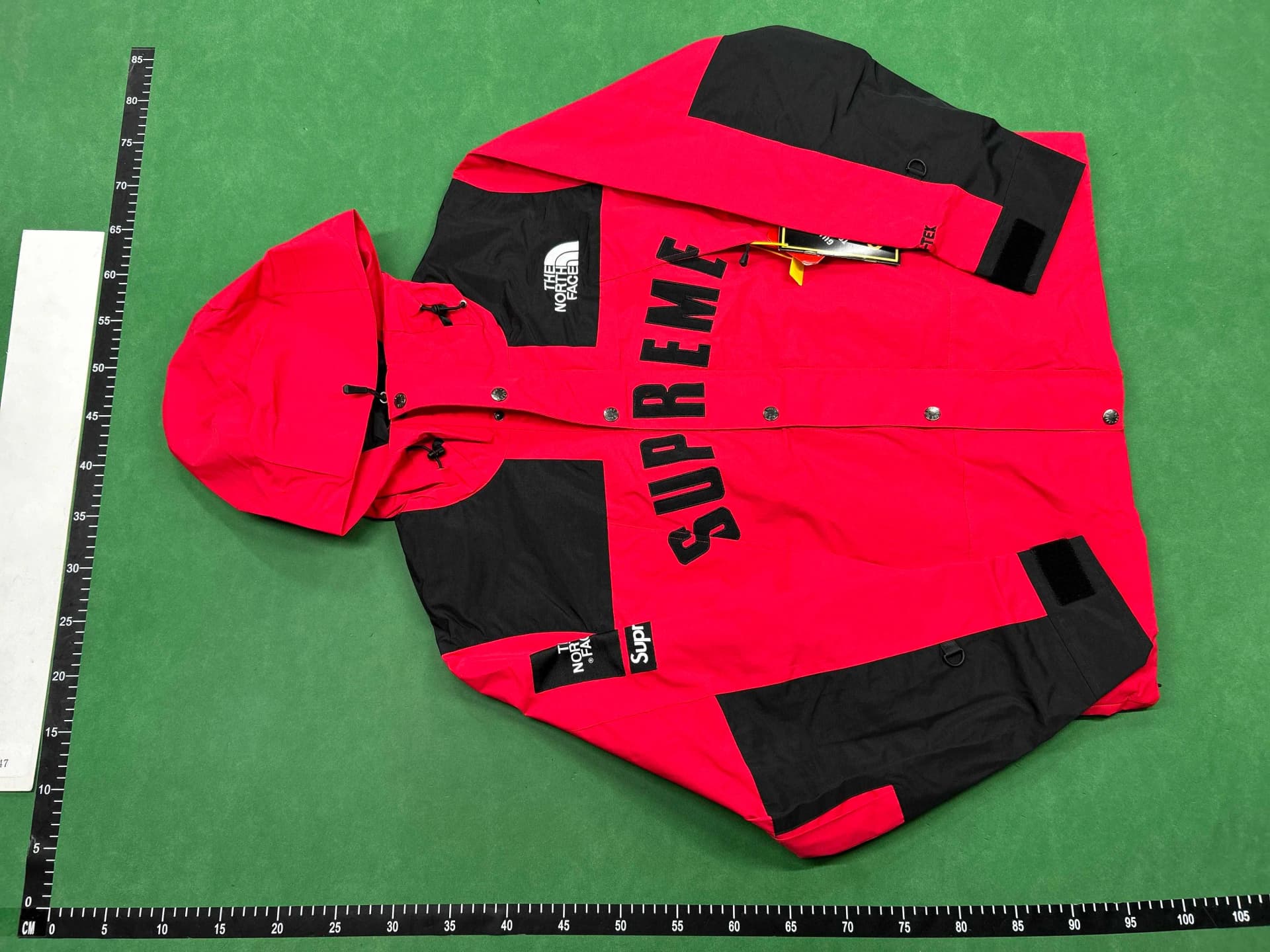 Supreme x TNF coat — Jackets from Taobao, photo 2 of 2