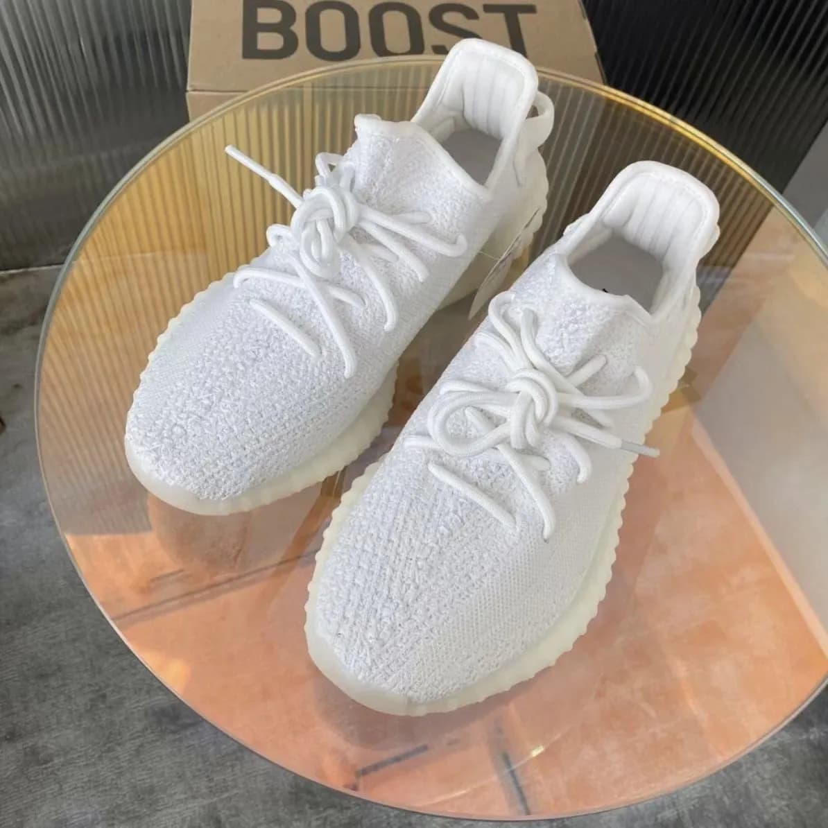 YZY 350 budget batch TO top batch — product from Weidian, photo 3 of 6