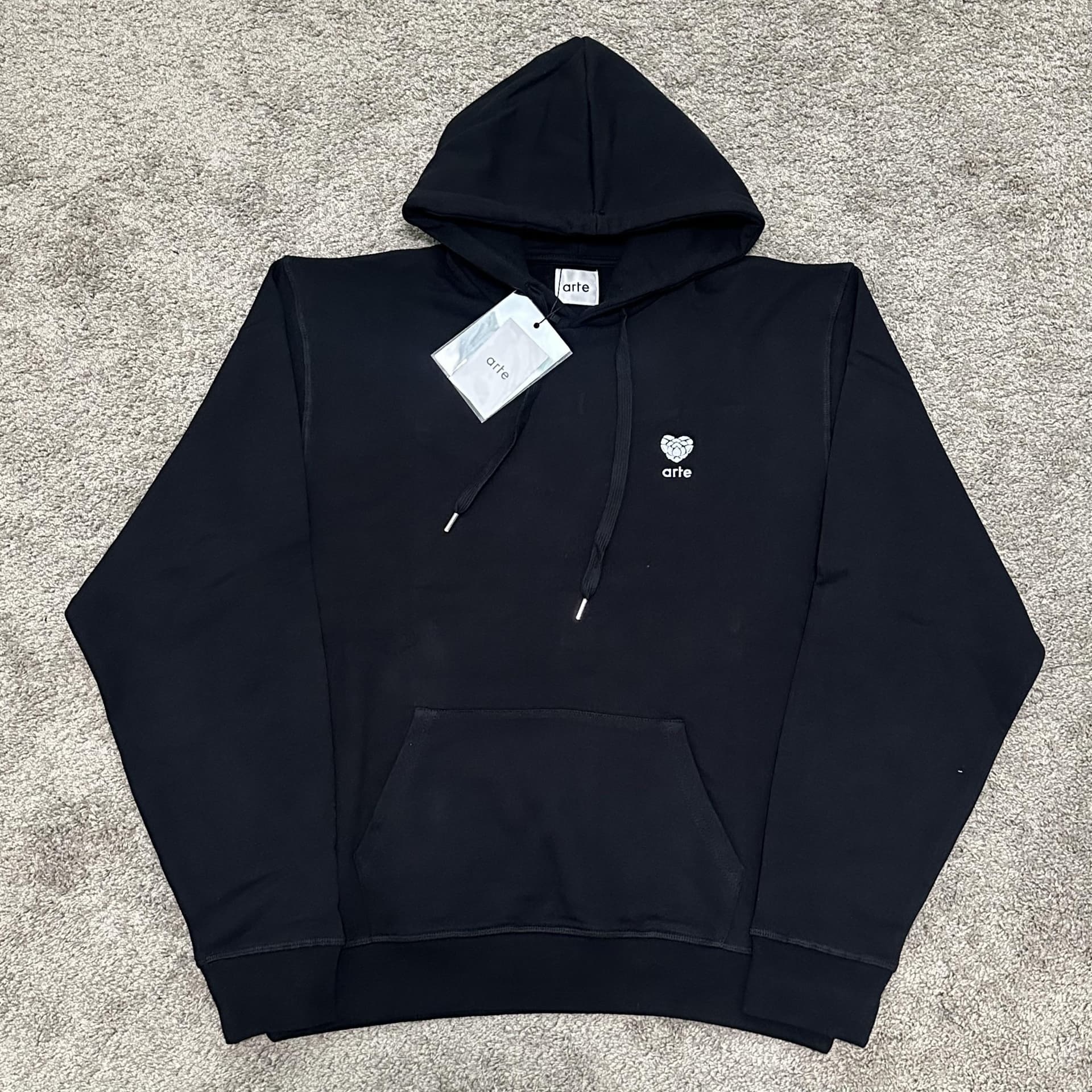 Arte 2024 Black Heart — Hoodies from Taobao