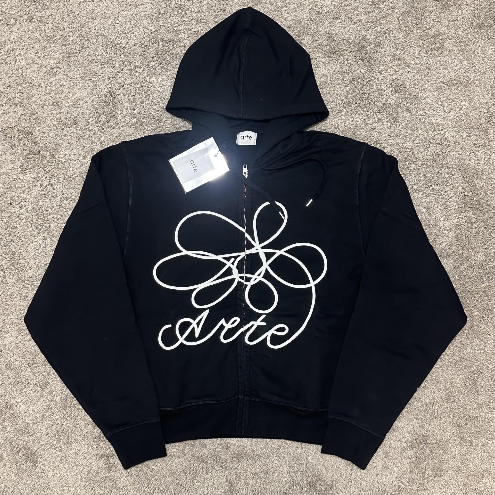 Arte Flower Zip up EMB — Hoodies from Taobao