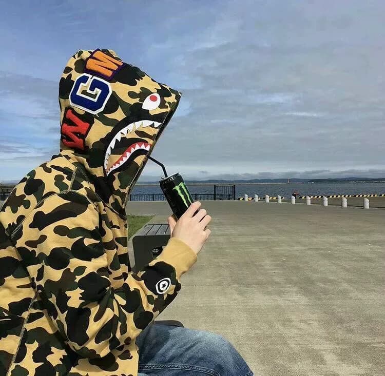 Mzc Shark blue purple red yellow green camouflage classic Shark sweatshirt trend Men's and women's zipper hoodie jackets from Taobao