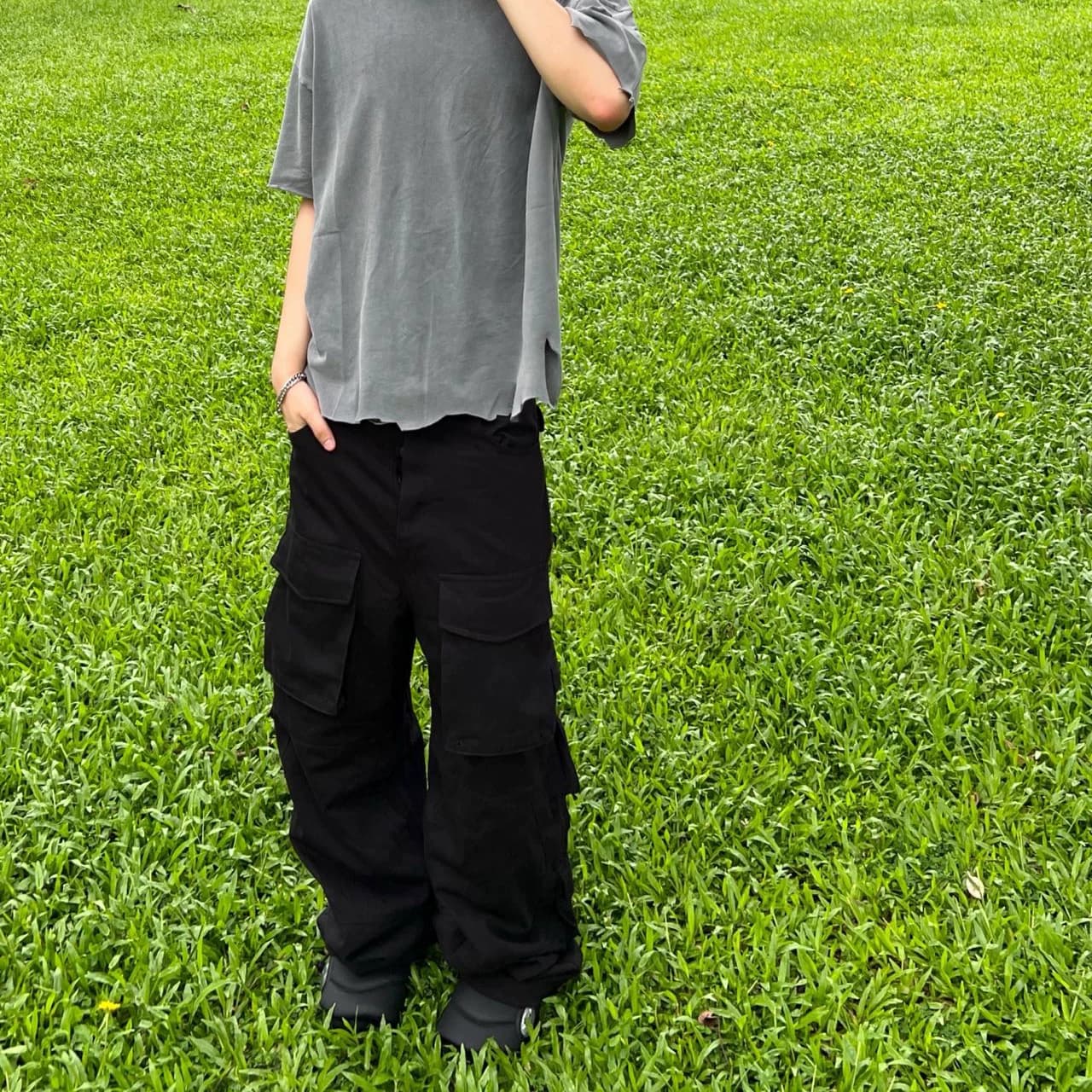 Independent kanye nihken large pocket wide leg black cargo pants shell pants vibe style from Taobao