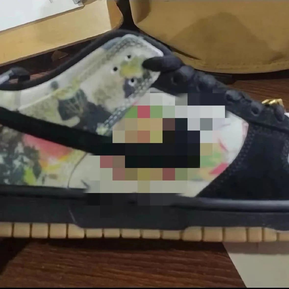 Nike SB Dunk Low SUPERME oil painting M — Shoes from Weidian