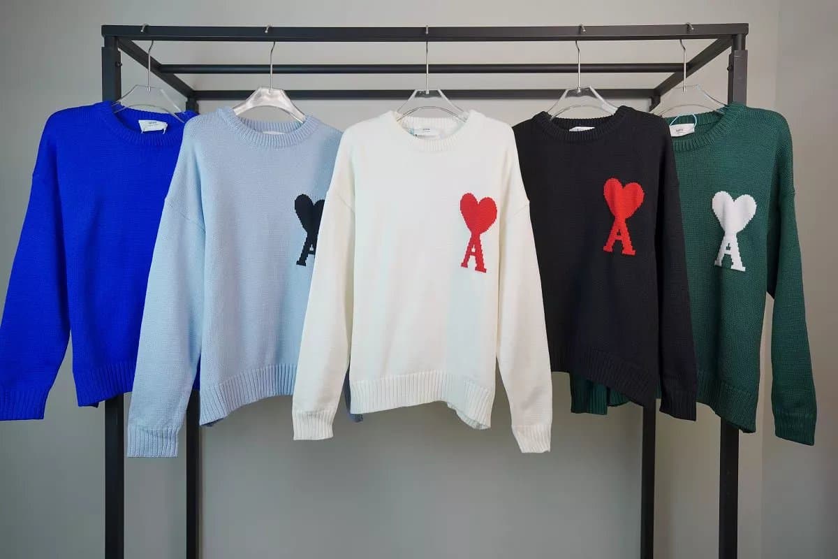 A French heart logo jacquard unisex round neck sweater from Weidian