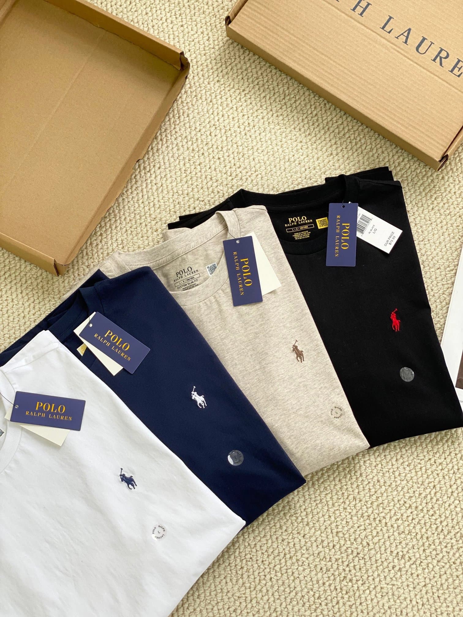 Men s short sleeved T shirt size chart on the details page from Weidian