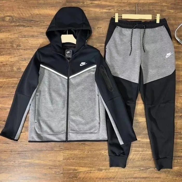 Sports suit from Weidian