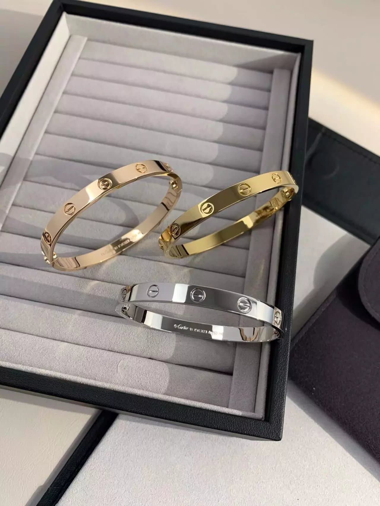 Diamond free bracelet, full diamond V gold process, CNC gold plated, no fading, popular online celebrity style, highest version, G verification from Weidian