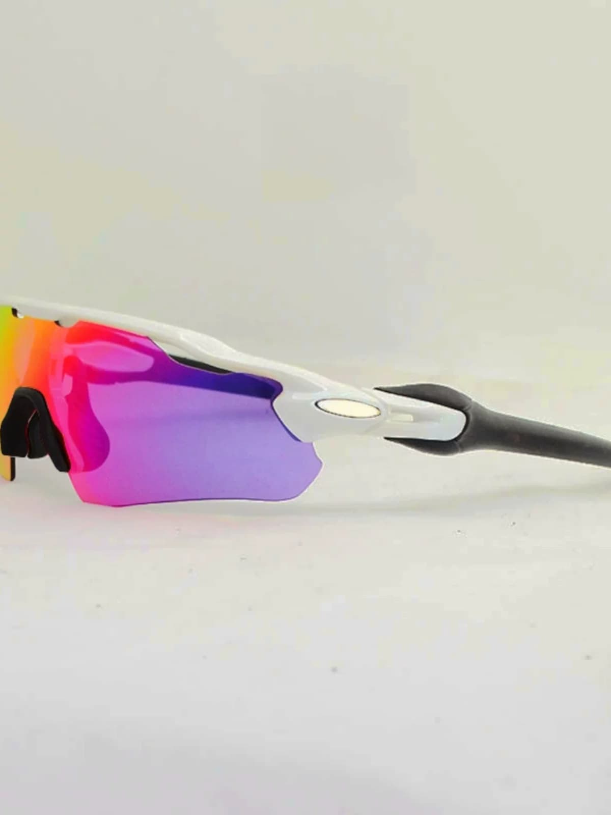 Marathon cycling polarized color changing sunglasses outdoor running ultra light anti ultraviolet anti wind and sand sunshade sunglasses from Taobao