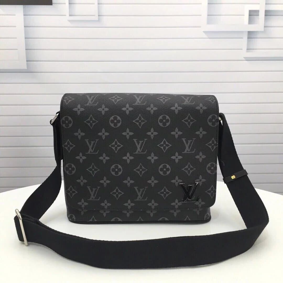 C M44000 22x25x8cm Monogram Eclipse from Weidian