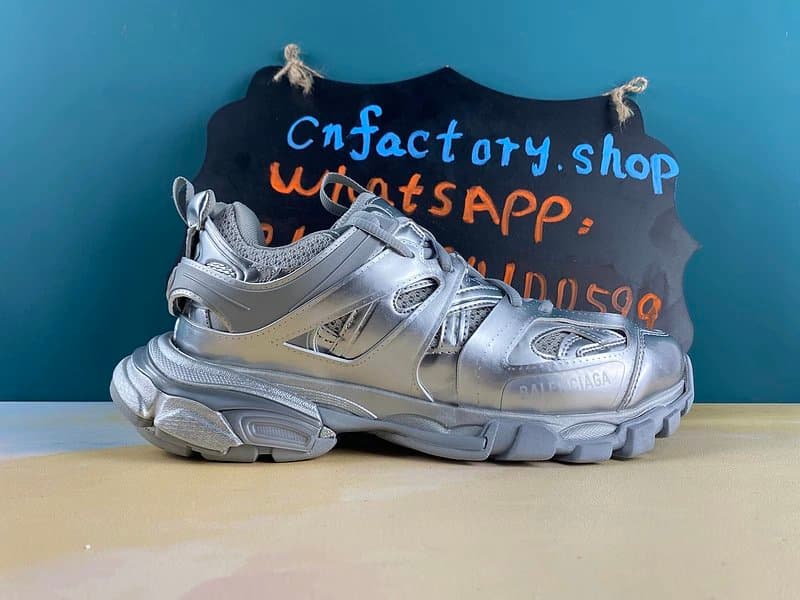 H62CN Balen Track Triple Silver 542023W2FS38100 from Weidian